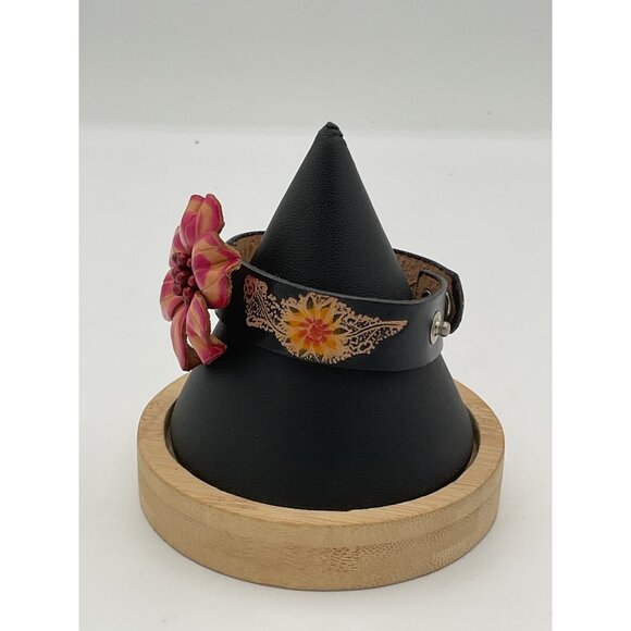 Flower-Embellished Leather Cuff Bracelet With Snap Closure - Picture 3 of 5